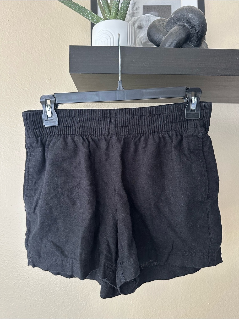 Old Navy Black Elastic-Waist Linen Shorts